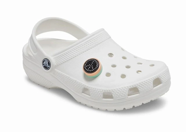 Jibbitz Crocs Peace Sign Stud