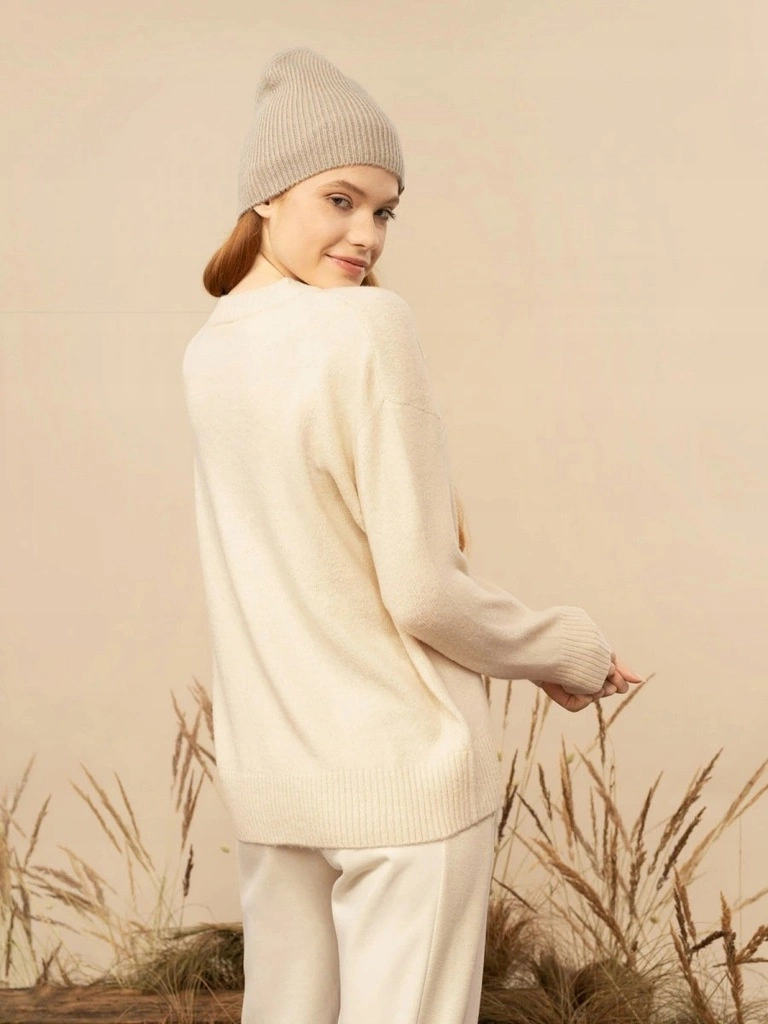 Sweter Outhorn kremowy