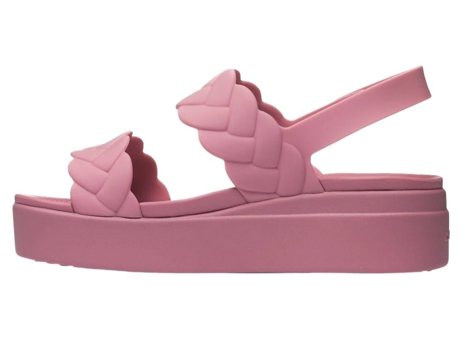 Klapki Crocs Brooklyn Woven Low Wedge rosette